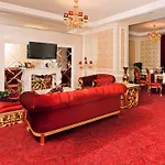 Royal Grand Semesteranläggning (resort) Truskavets