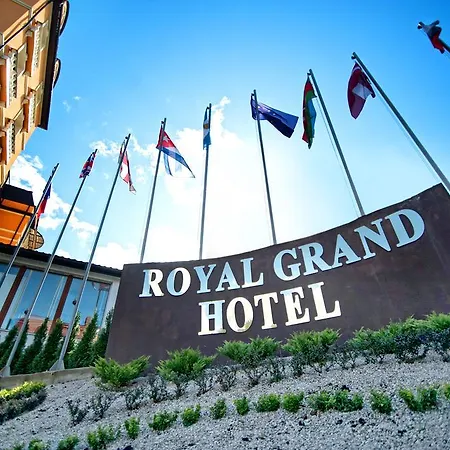 Semesteranläggning (resort) Royal Grand 4*